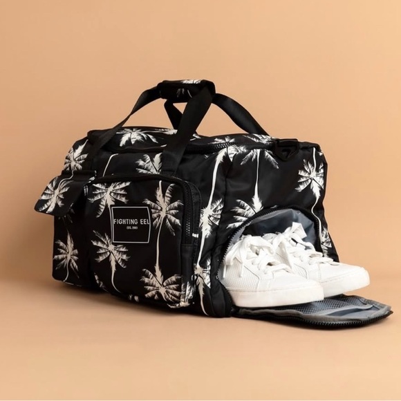 Fighting Eel BRAND NEW Black and White Palm Print Duffel Bag - Picture 2 of 3